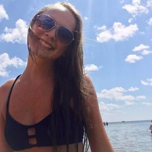 Meet your Posher, Alena